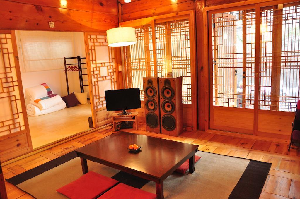 Hueahn Hanok Guesthouse Seoul Exterior photo