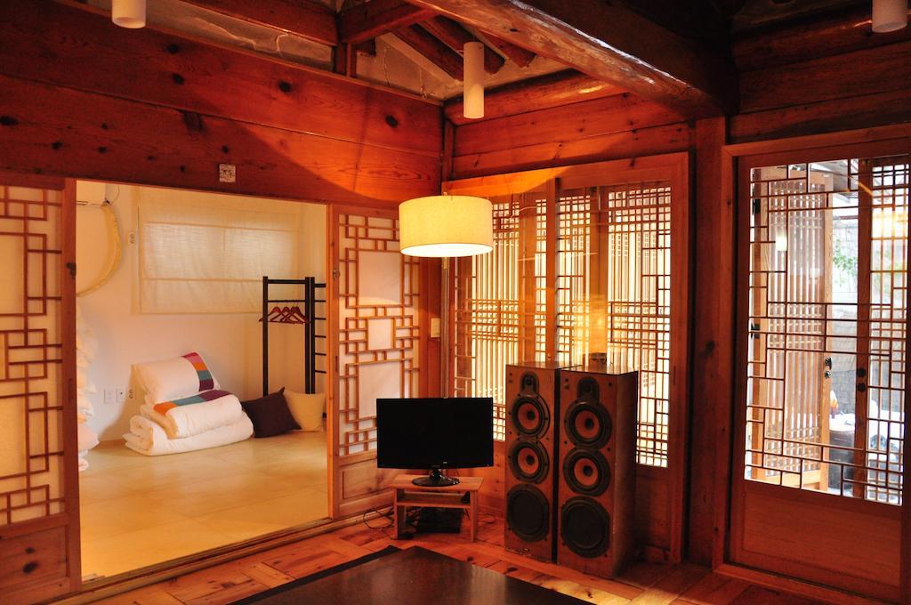 Hueahn Hanok Guesthouse Seoul Exterior photo